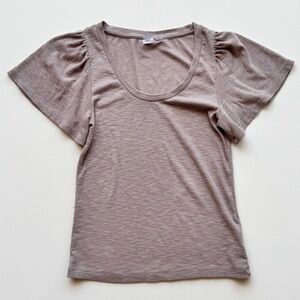 GAP - Ruffle Sleeve Ribbed Tee in Oatmeal Light Tan